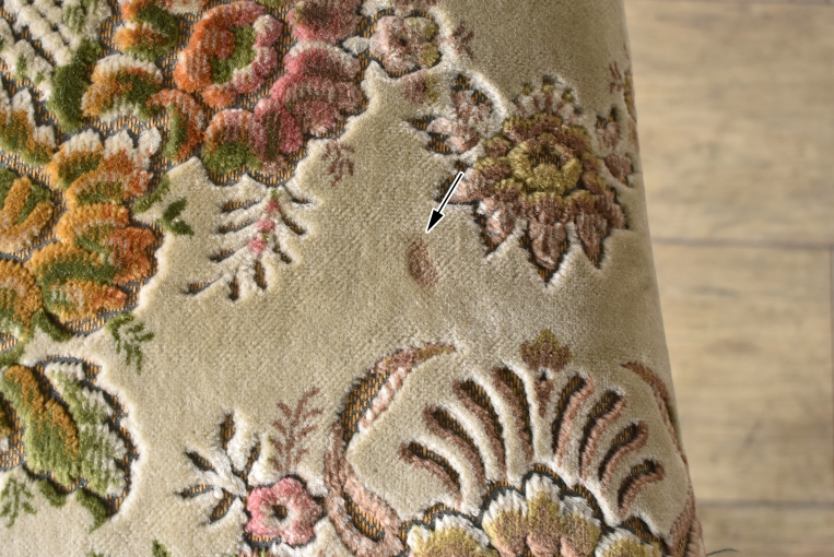 優雅で華やかなデザインが魅力のウォールナットバルーンチェア【c215-6】