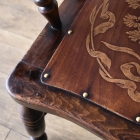 味わい深いスピンドルバックアームチェア【c307】