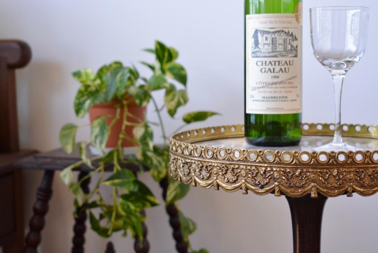 t194　マーブルトップワインテーブル