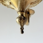 華やかな真鍮装飾の重厚感と白いペイント跡が織りなすクラシック5灯式シャンデリア【sy449】