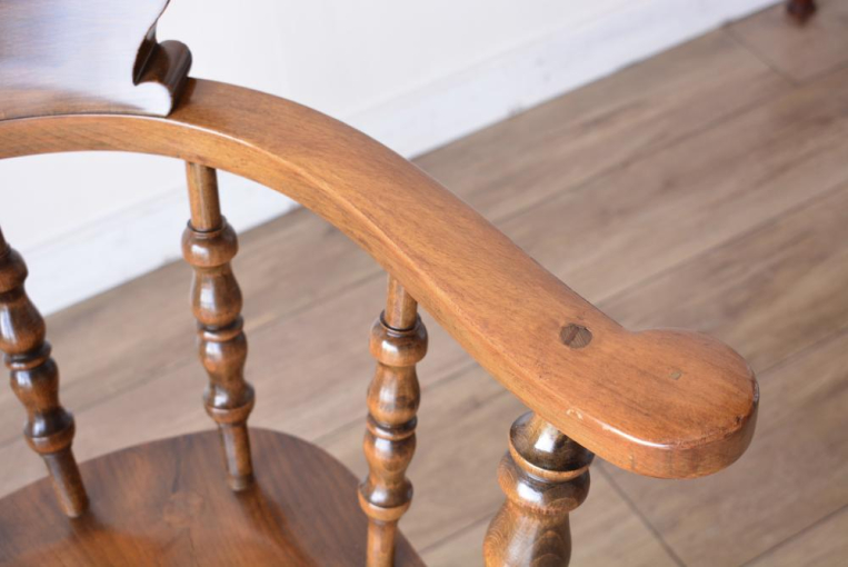 c231-3　キャプテンアームチェア