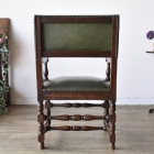 どっしりとしたオーク材が魅力のアームチェア【c14】