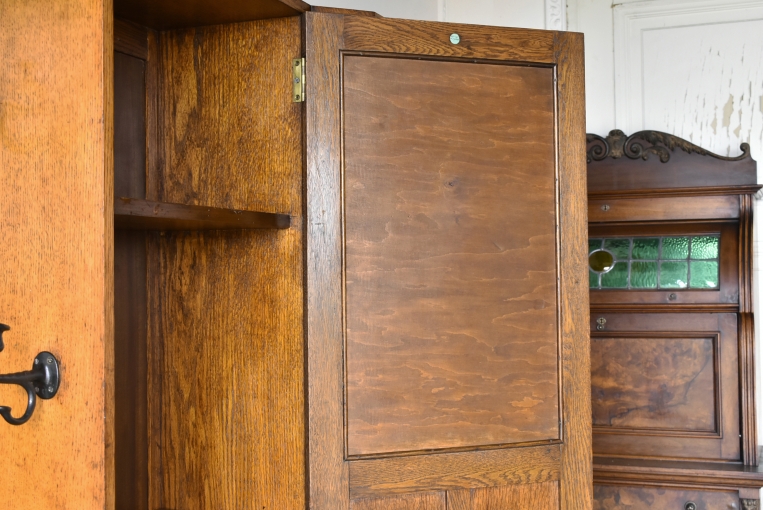 cw34　オークワードローブ