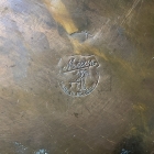 重厚な底面の作りと、経年変化によるヴィンテージ特有の質感