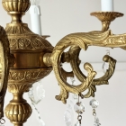 優雅な曲線が空間を華やかに彩る、真鍮の重厚な質感としずく型クリスタルが煌めく8灯式ガラスシャンデリア【sy470】