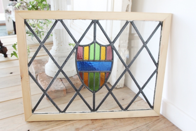 モチーフ以外はクリアガラスで出来たステンドグラス【7731-D】