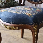 プチポワン生地が素晴らしいウォールナットサロンチェア【c317-3】