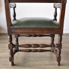 どっしりとしたオーク材が魅力のアームチェア【c14】