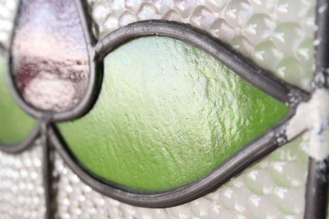 お花のつぼみのようなモチーフデザインのステンドグラス【7220】