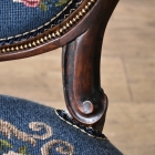 プチポワン生地が素晴らしいウォールナットサロンチェア【c317-3】