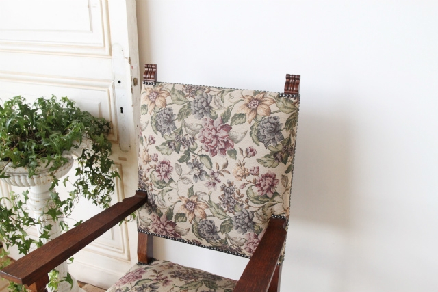 423　アームチェア