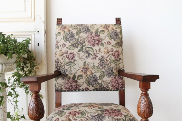 423　アームチェア