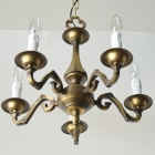 優美な曲線と重厚感あふれる真鍮の輝きが魅力の5灯式シャンデリア【sy439】