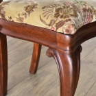 優雅で華やかなデザインが魅力のウォールナットバルーンチェア【c215-5】