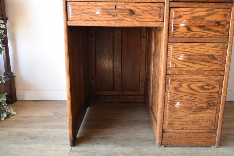 木目が美しいオーク材のスモールロールトップデスク【d83】