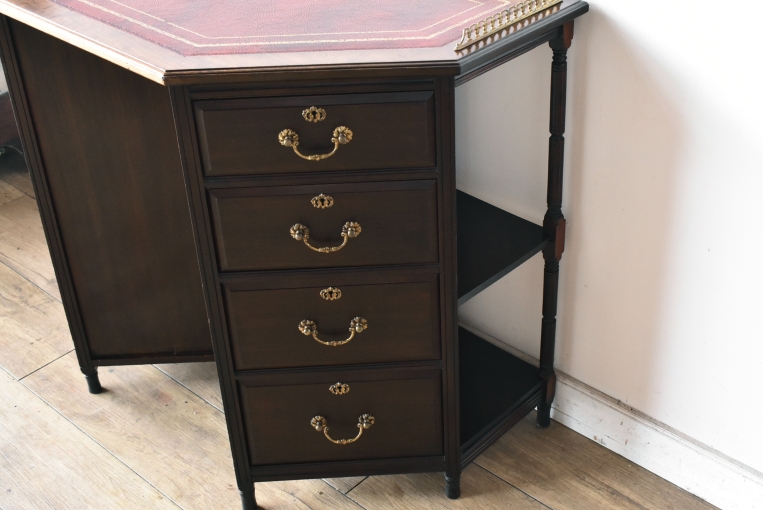 裏側がミラーバック収納になっている珍しいレザートップテーブル【fo237】