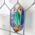 マーブルのガラスが目を惹きます。