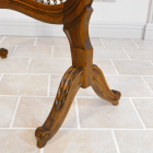 脚部にも装飾があります。