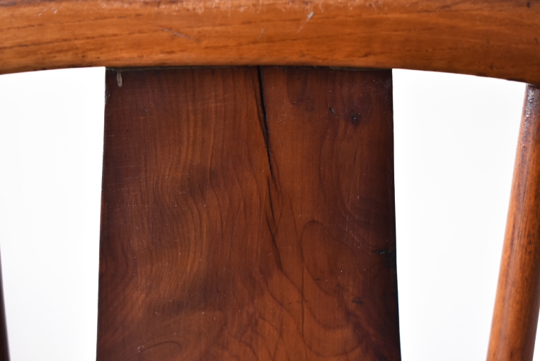 アンティークらしい味わいが魅力のダブルボウバックウィンザーアームチェア【c260-3】