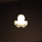 【クレジットカード決済専用ページ】波打つように広がるシェードのフォルムが軽やかな印象を与える小ぶりなペンダントランプ【1818】