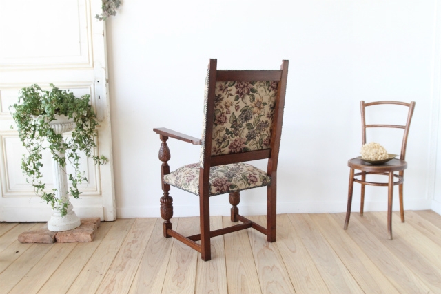 423　アームチェア