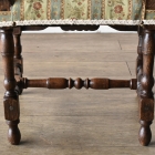 見事な彫刻が美しいキッズアームチェア【c304】