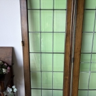3枚扉と欄間がそろう希少な建具。花文様のステンドグラスを彩る大型ドアセット【03433】