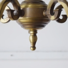 優美な曲線と重厚感あふれる真鍮の輝きが魅力の5灯式シャンデリア【sy439】