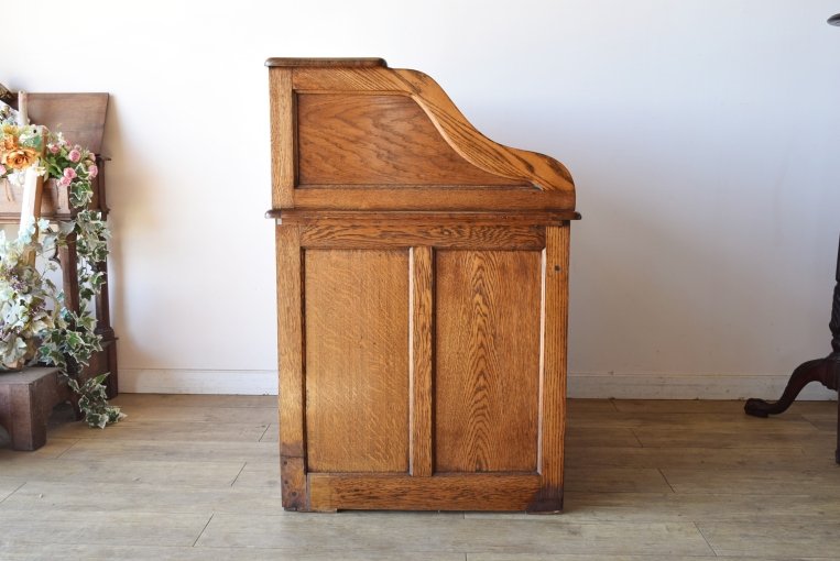 木目が美しいオーク材のスモールロールトップデスク【d83】