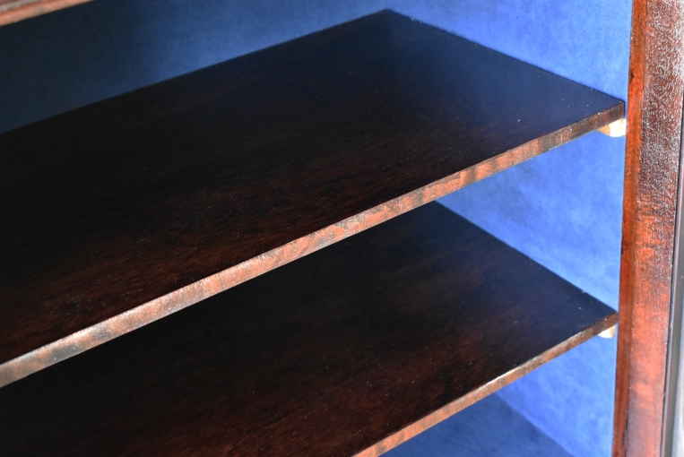 ヴィクトリアンスタイルの華やかなキャビネット【k186】