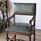 どっしりとしたオーク材が魅力のアームチェア【c14】