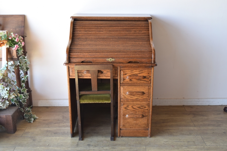 木目が美しいオーク材のスモールロールトップデスク【d83】