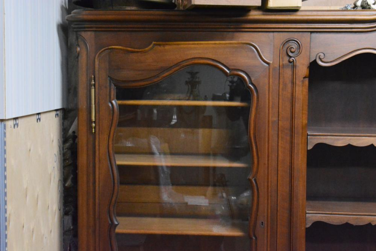 k142　ウォールナットキャビネット