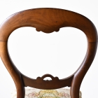 優雅で華やかなデザインが魅力のウォールナットバルーンチェア【c215-5】