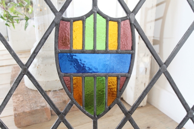 モチーフ以外はクリアガラスで出来たステンドグラス【7731-D】