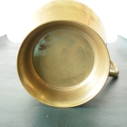 真鍮の輝きと手仕事の温もり、ハンマリング加工のブラスフラワーベース【8532】