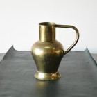 真鍮の輝きと手仕事の温もり、ハンマリング加工のブラスフラワーベース【8532】