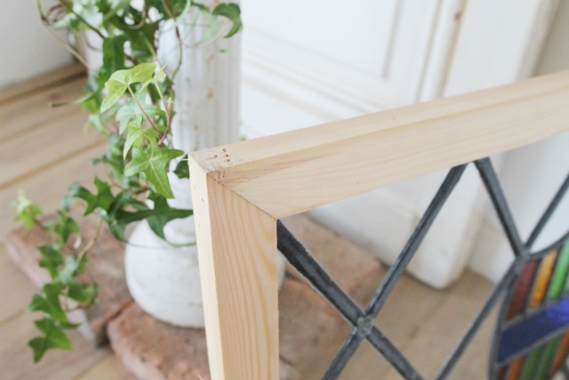 モチーフ以外はクリアガラスで出来たステンドグラス【7731-D】